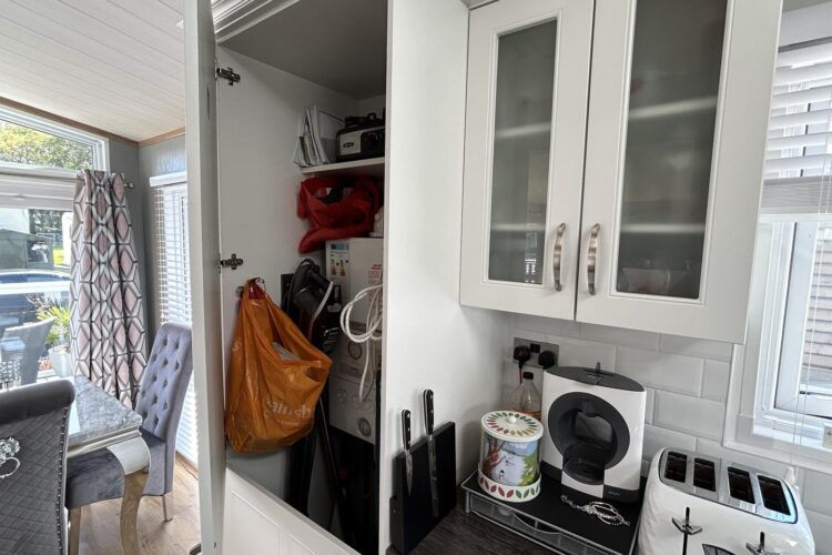 pemberton glendale platinum cupboards