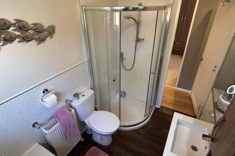 pemberton glendale platinum shower